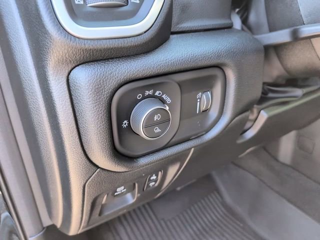 Used 2022 RAM 1500 Big Horn AWD/4WD image 13