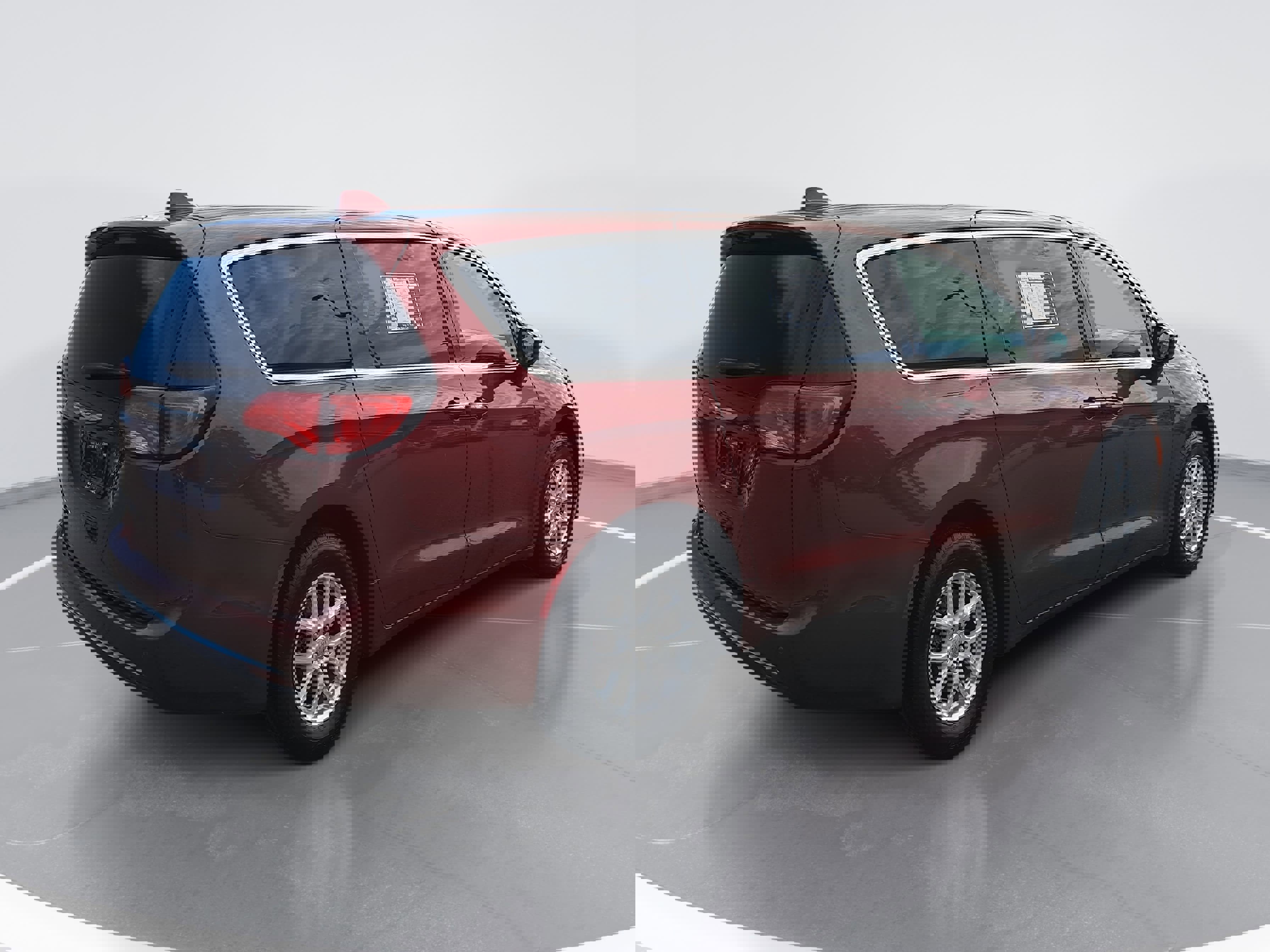 Used 2020 Chrysler Pacifica Touring w/ Cold Weather Group image 3