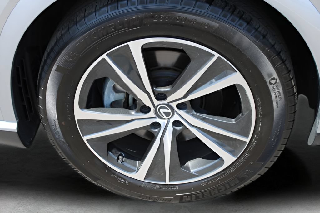 Used 2024 Lexus RX 350 Premium w/ Cold Area Package AWD/4WD image 3