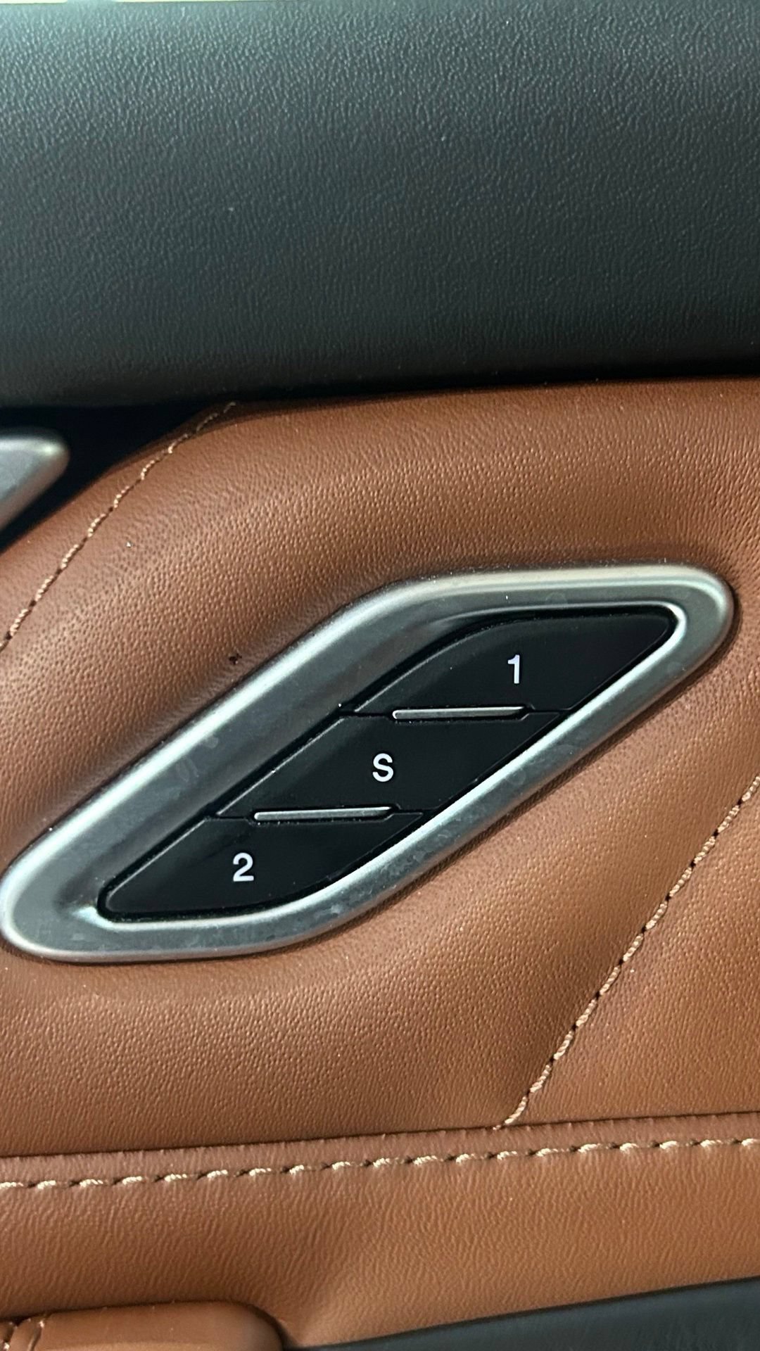 Used 2019 Maserati Levante GranLusso AWD/4WD image 44