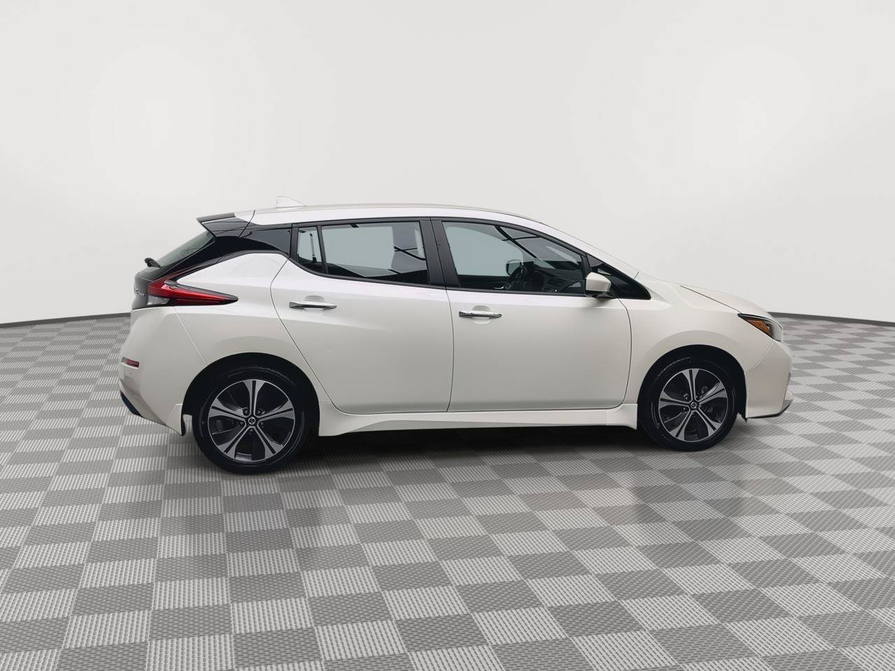 Used 2022 Nissan Leaf SV Plus FWD image 37
