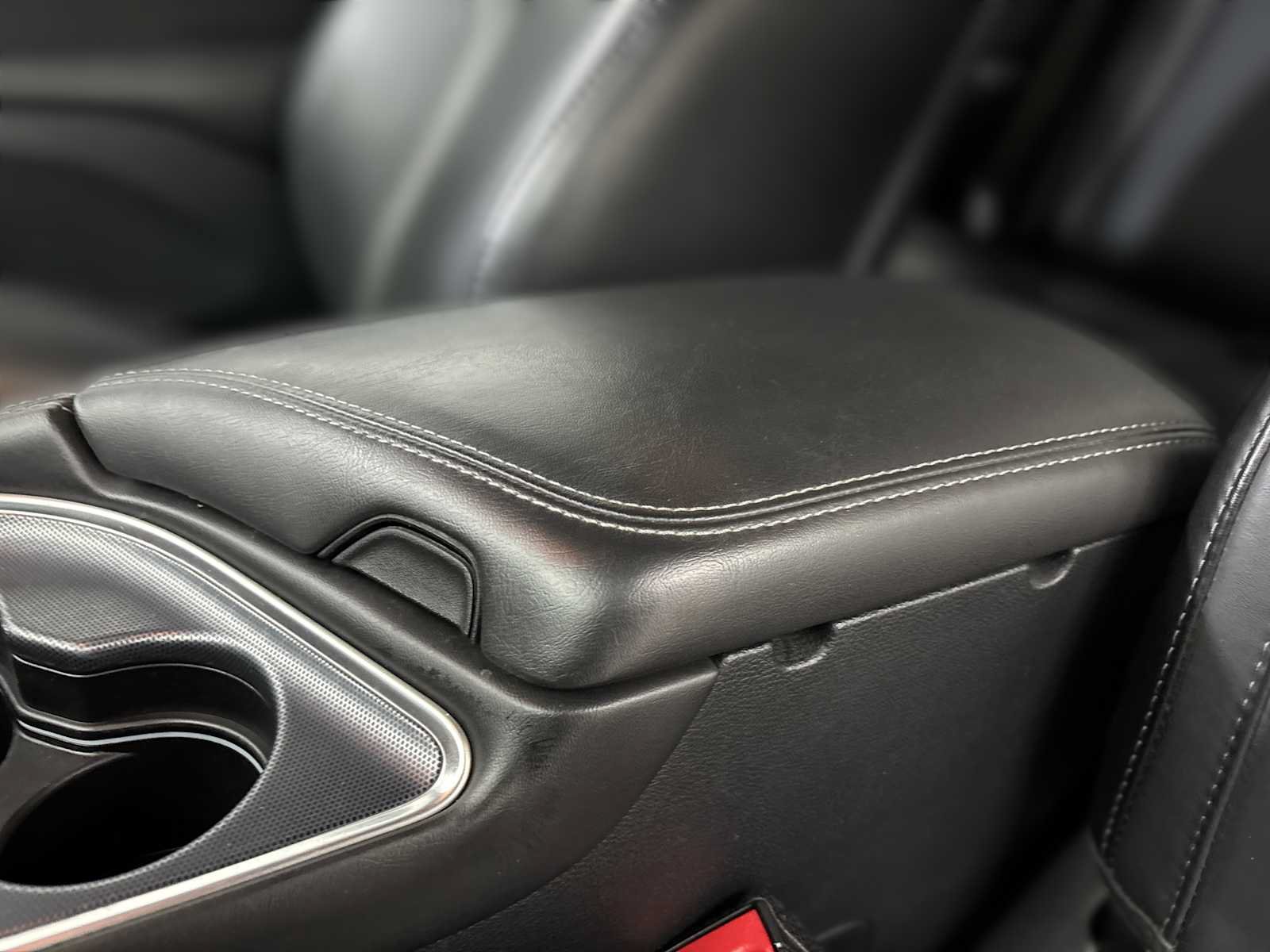 Used 2015 Dodge Challenger R/T Plus RWD image 22