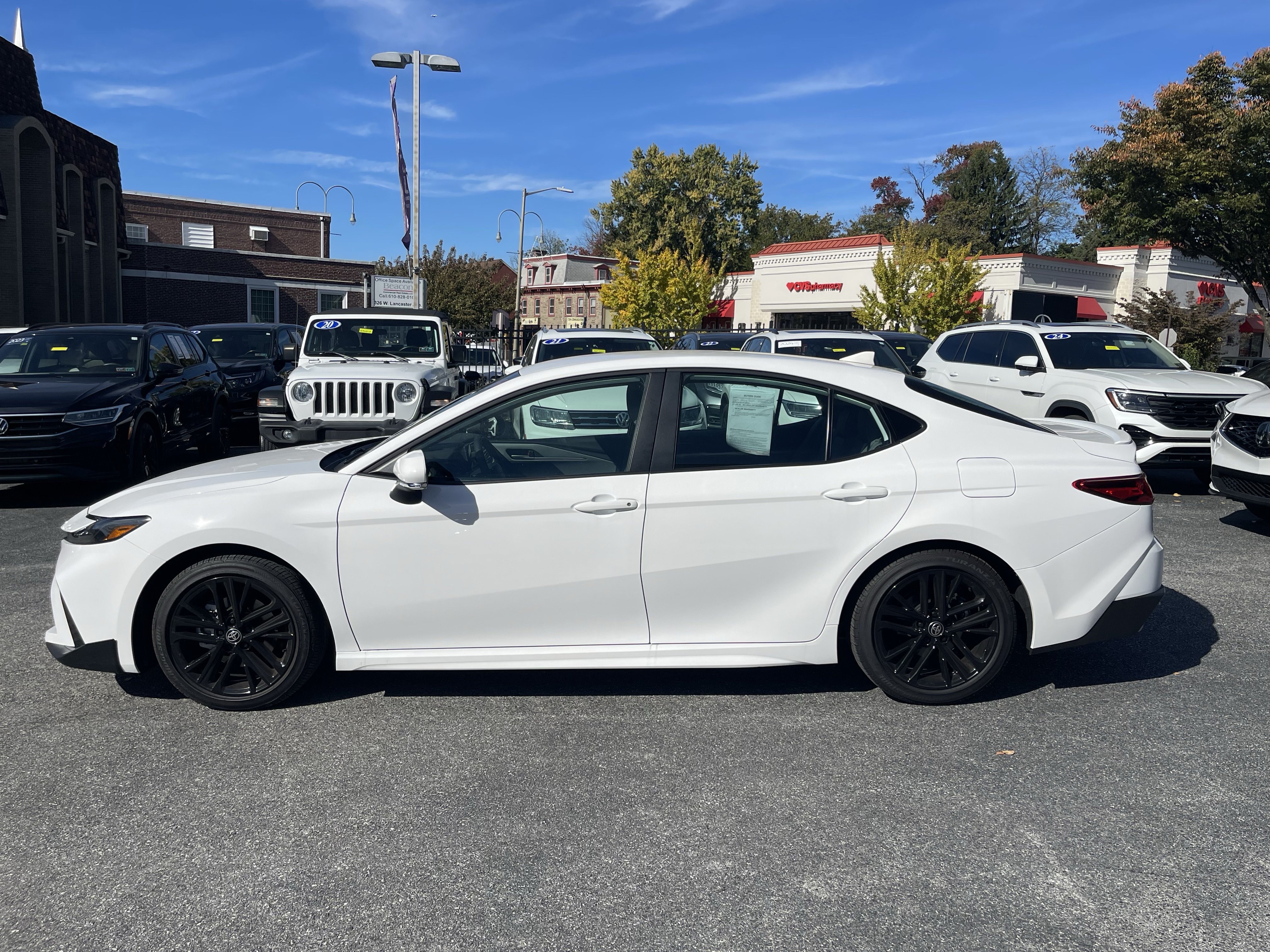 Used 2026 Toyota Camry SE FWD image 4