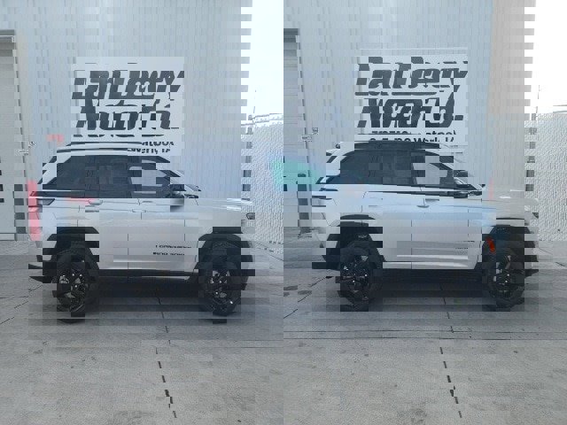 New 2025 Jeep Grand Cherokee Limited image 13