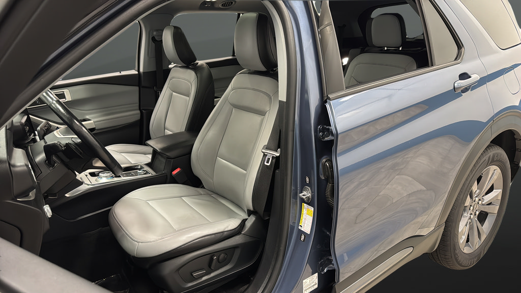 Used 2021 Ford Explorer XLT w/ Equipment Group 202A AWD/4WD image 9