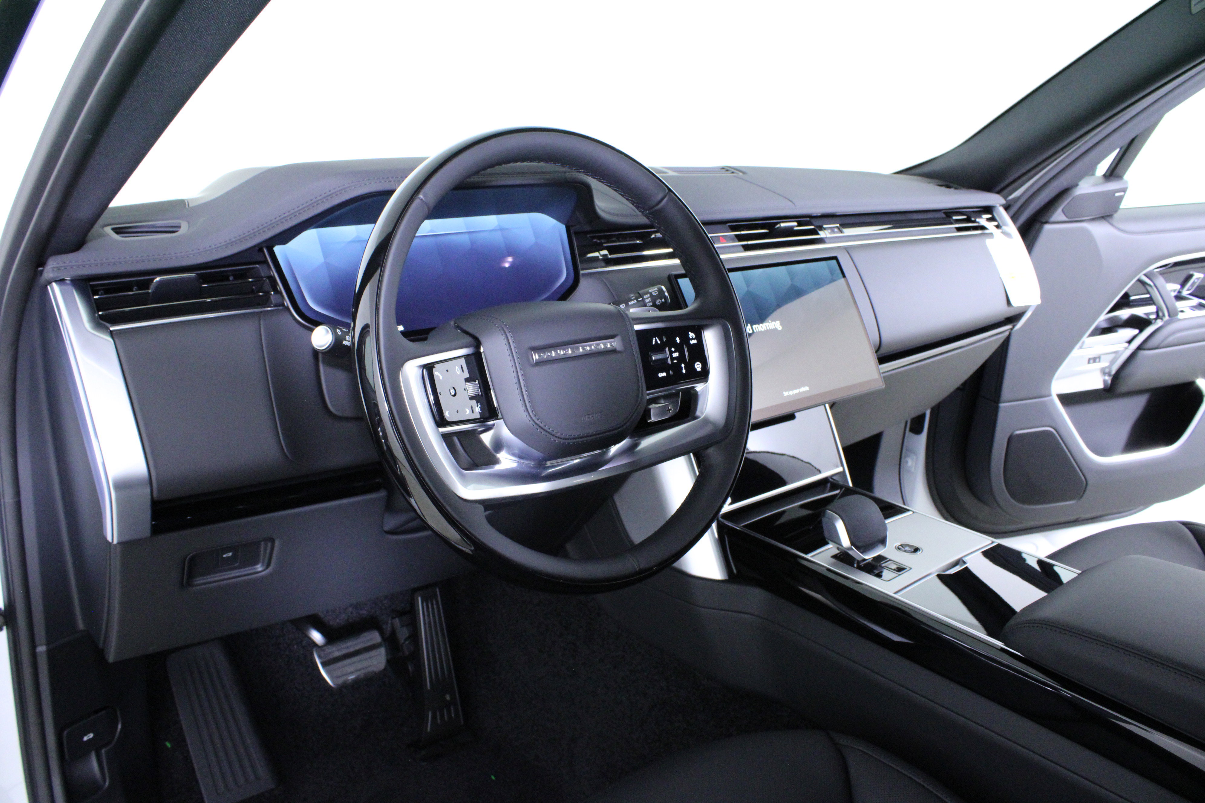 New 2026 Land Rover Range Rover Long Wheelbase SE image 16