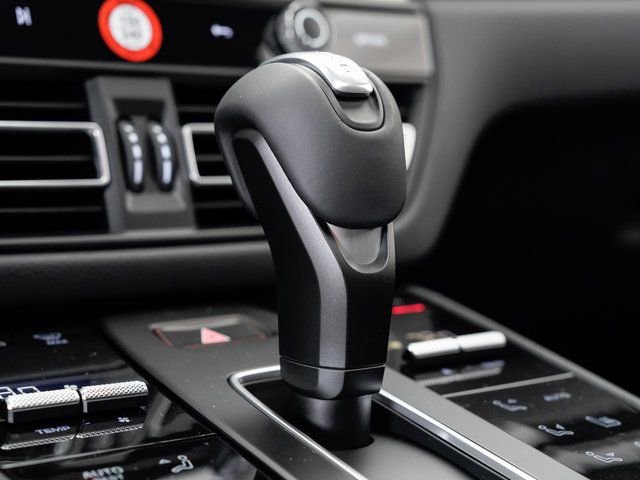 Certified 2025 Porsche Macan image 21