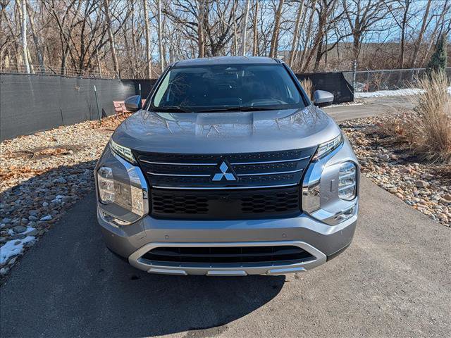 Used 2024 Mitsubishi Outlander SE image 8