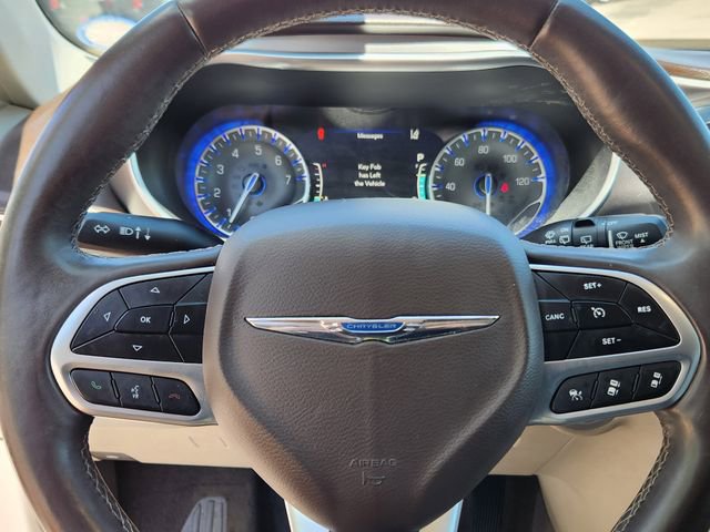 Used 2018 Chrysler Pacifica Touring-L Plus w/ Advanced Safetytec Group FWD image 15