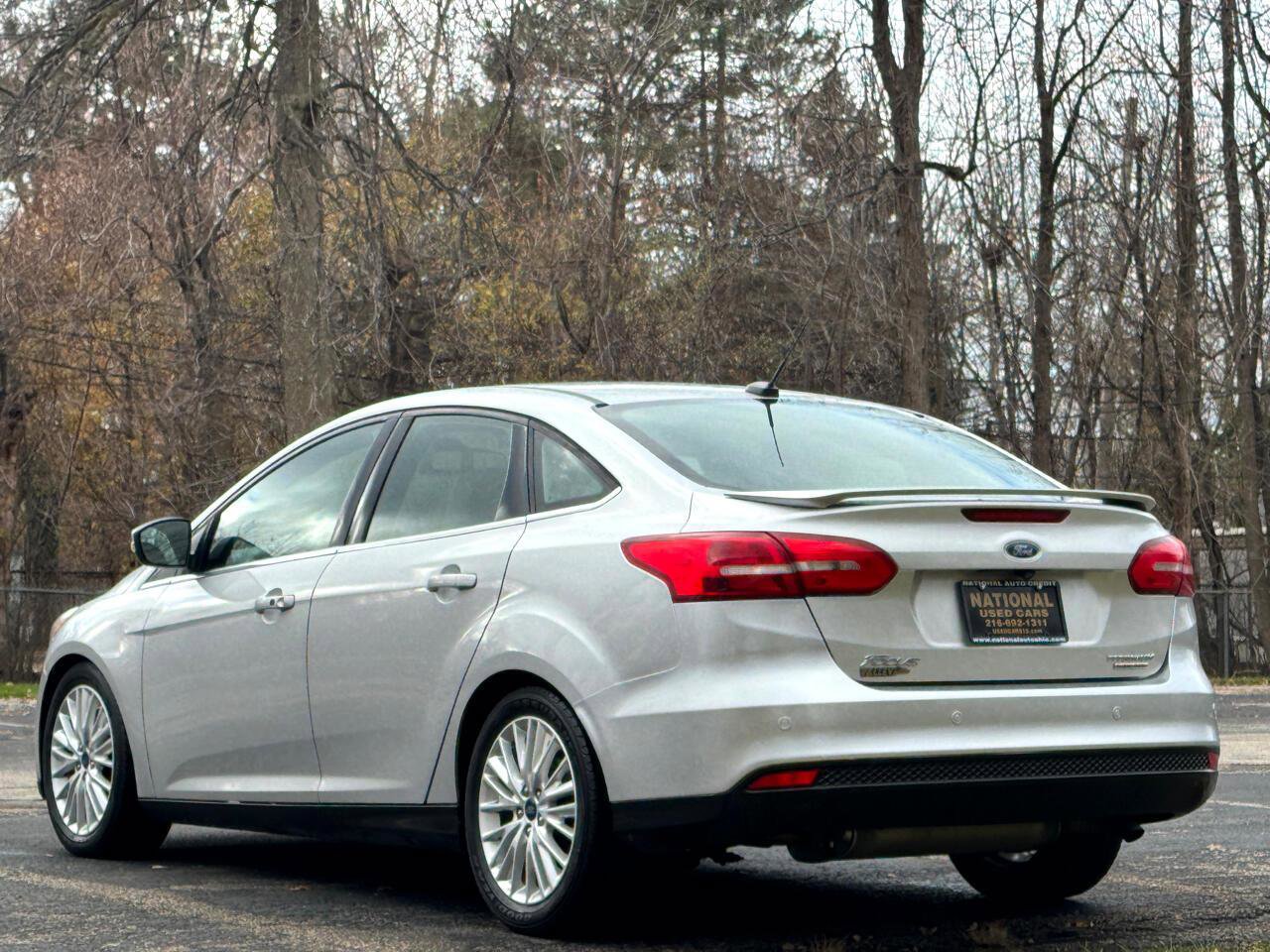 Used 2016 Ford Focus Titanium w/ Titanium Technology Package FWD image 17