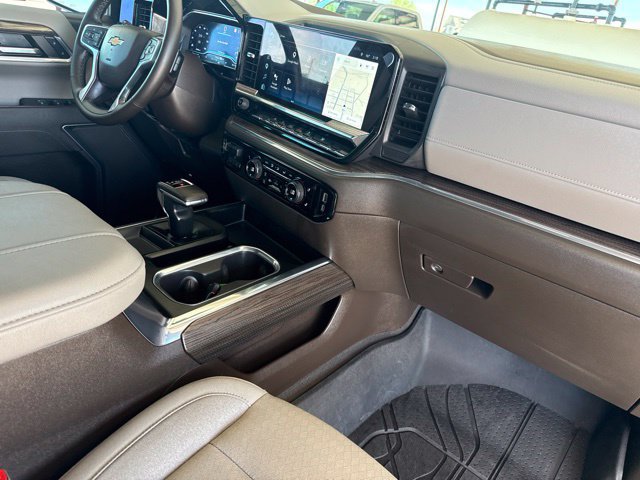 Used 2024 Chevrolet Silverado 1500 LT RWD image 13