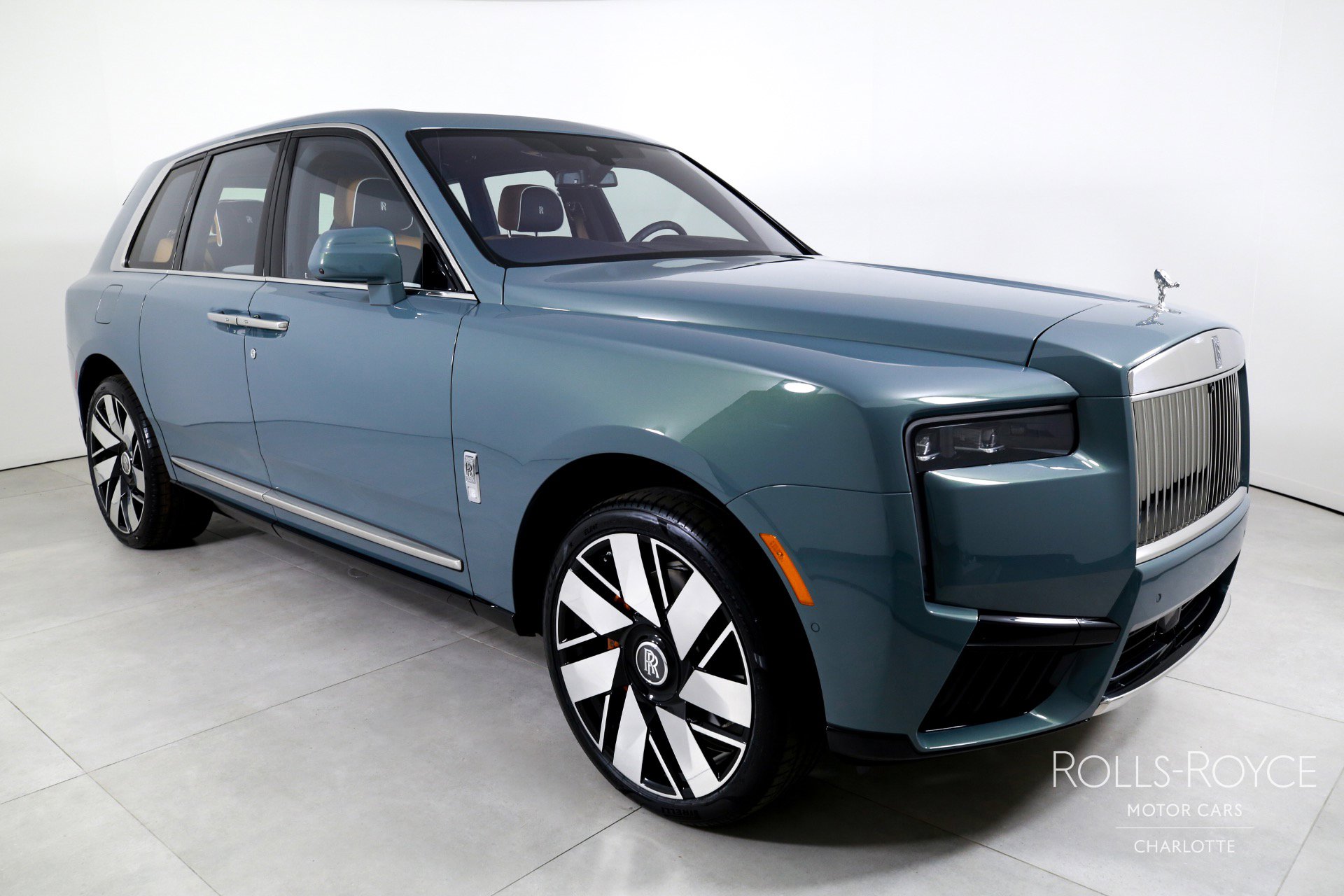 Certified 2025 Rolls-Royce Cullinan image 6