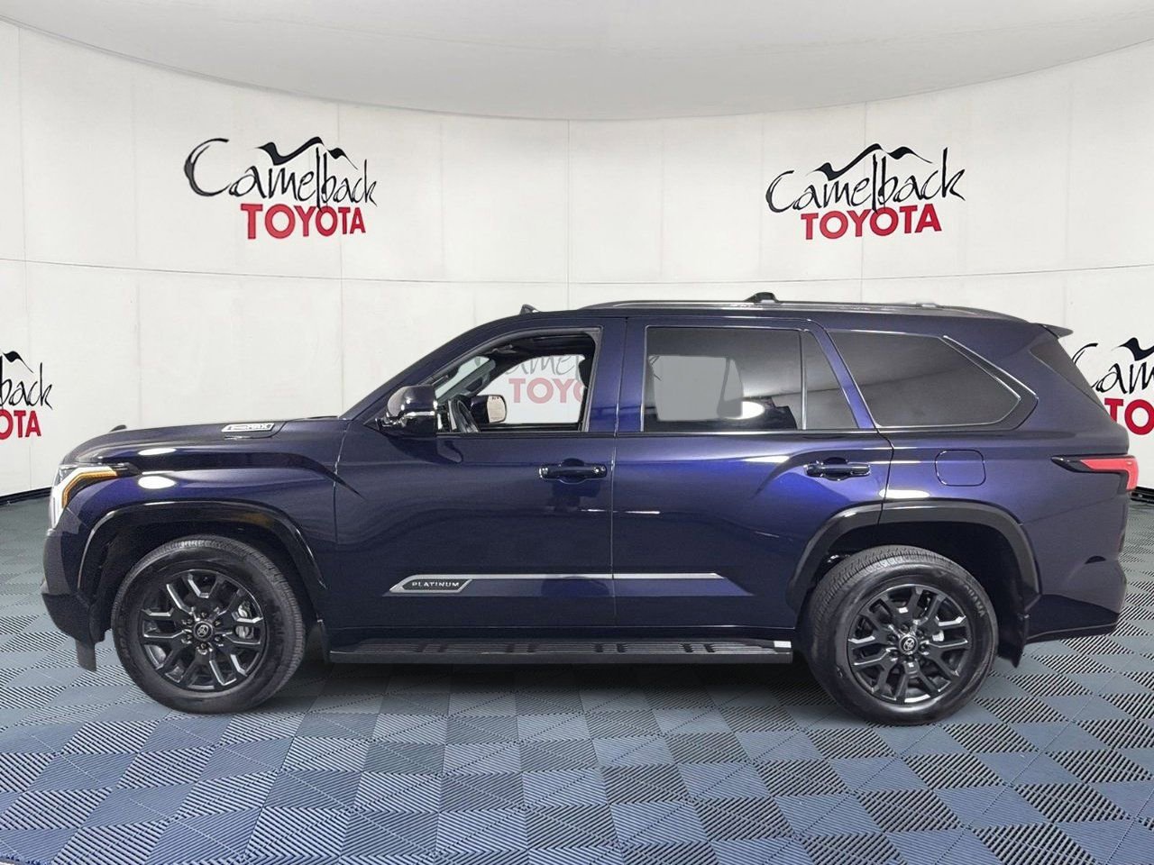 Used 2026 Toyota Sequoia Platinum AWD/4WD image 5