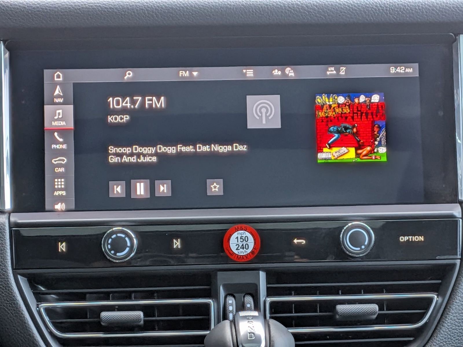 Certified 2025 Porsche Macan image 17