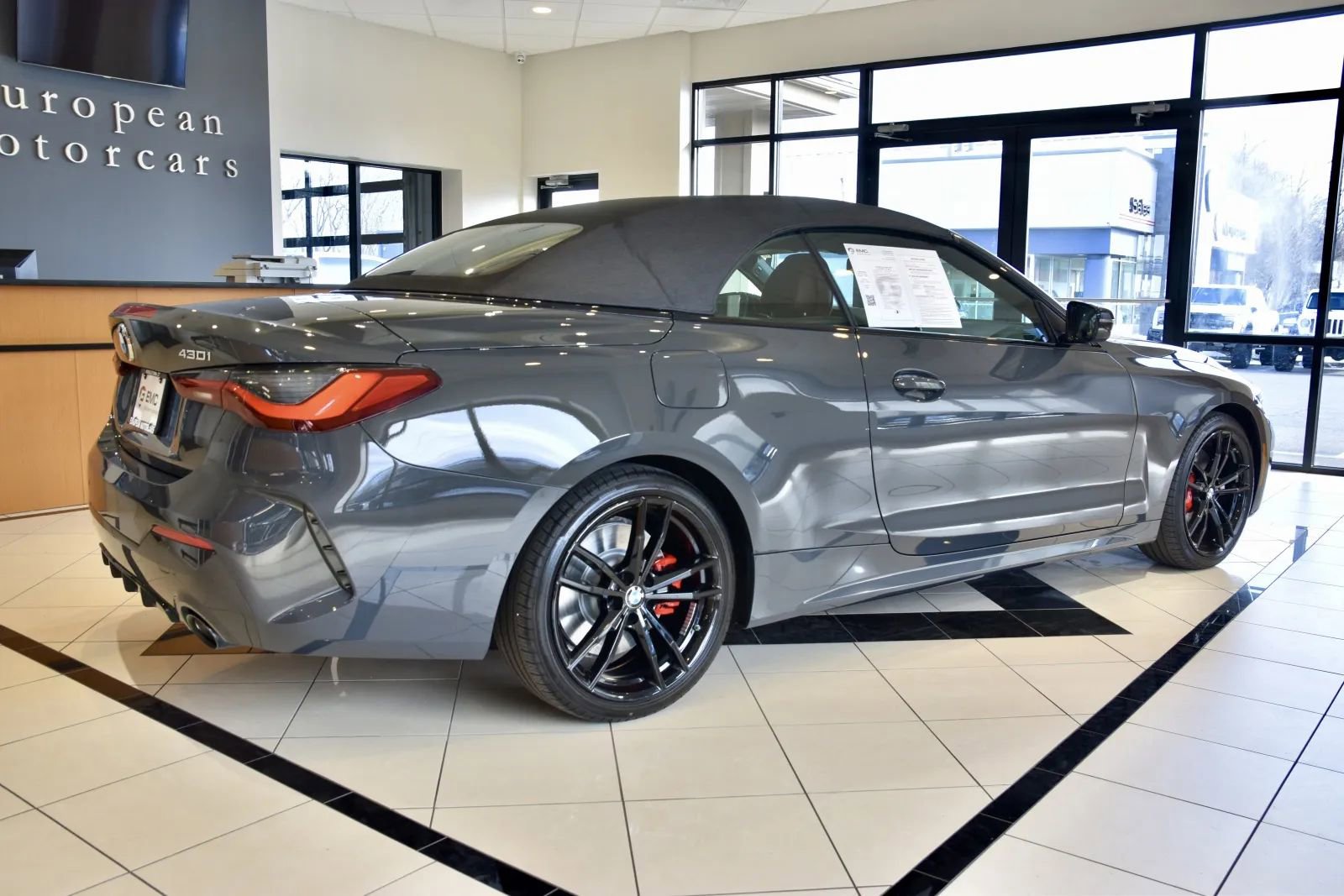 Used 2022 BMW 430i xDrive Convertible w/ M Sport Package image 5