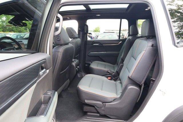 Used 2025 GMC Acadia AT4 AWD/4WD image 23