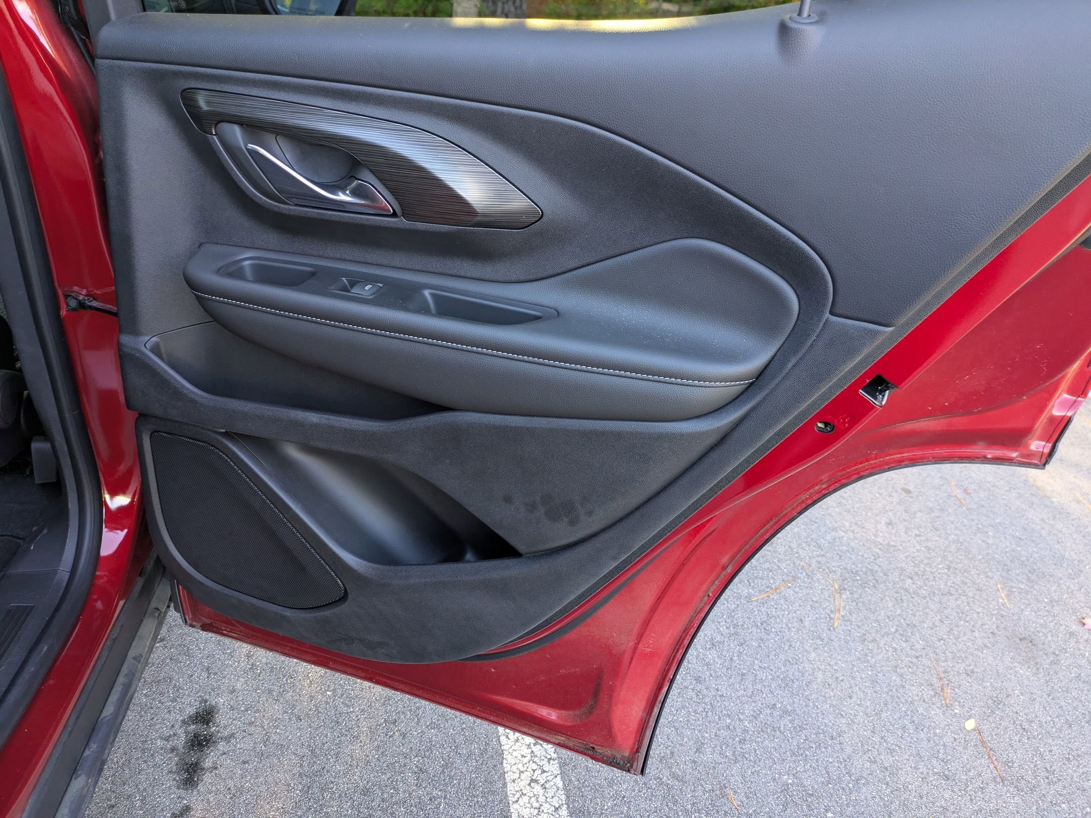 Used 2023 GMC Terrain SLE w/ Driver Convenience Package image 32