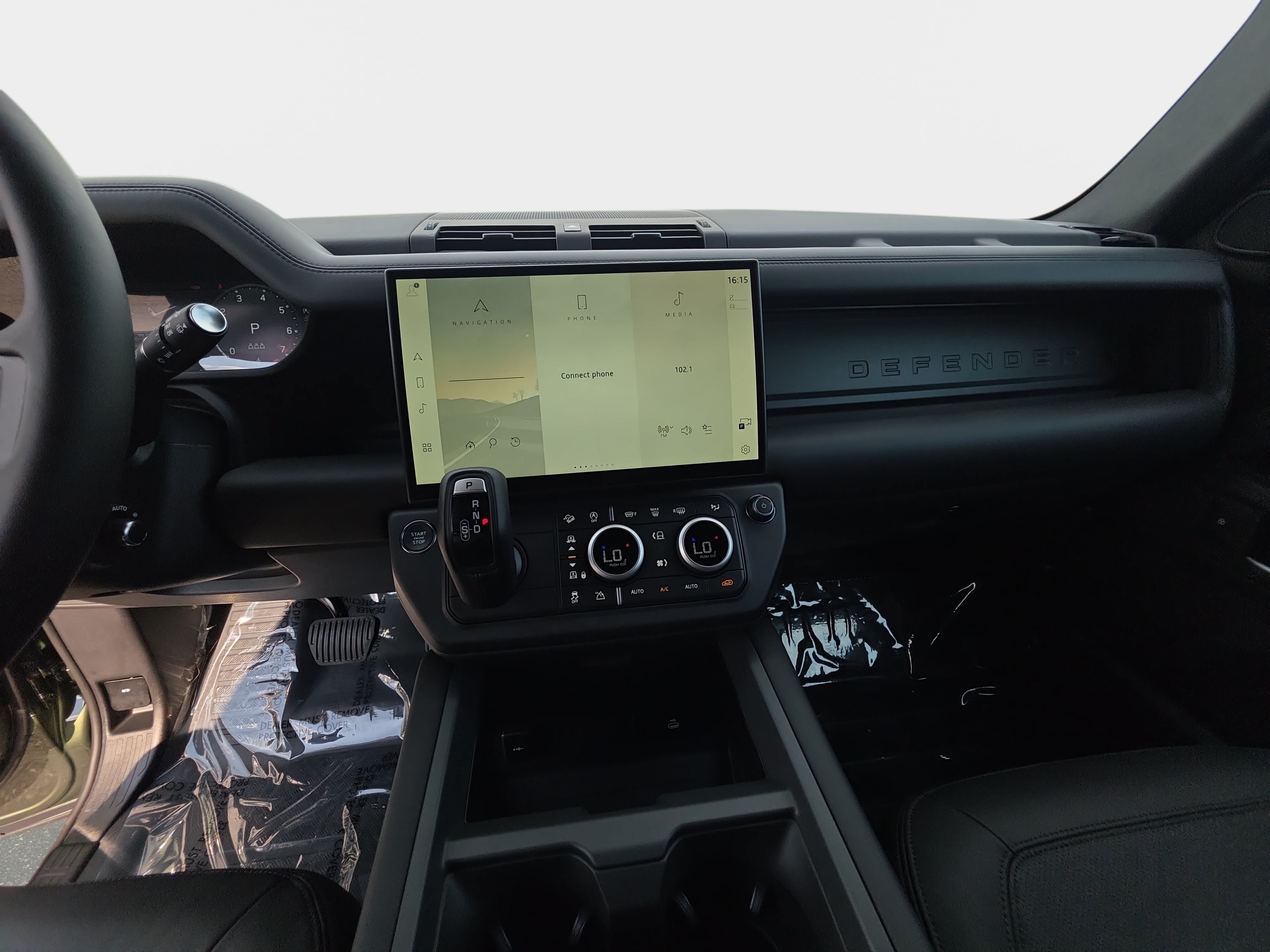New 2026 Land Rover Defender 110 X-Dynamic SE AWD/4WD image 19