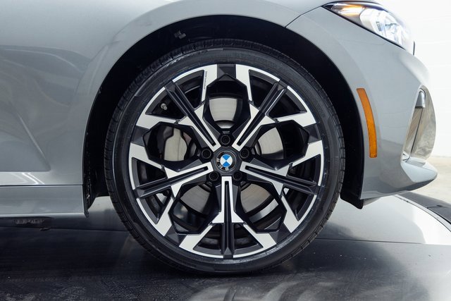 Certified 2025 BMW 330i xDrive Sedan w/ M Sport Package image 27
