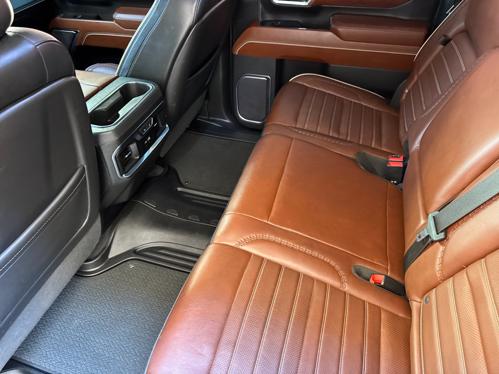 Used 2024 GMC Sierra 2500 Denali Ultimate AWD/4WD image 12