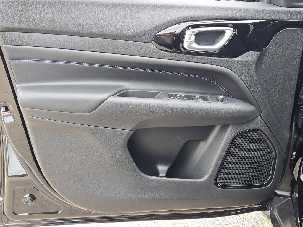 New 2026 Jeep Compass Latitude image 20