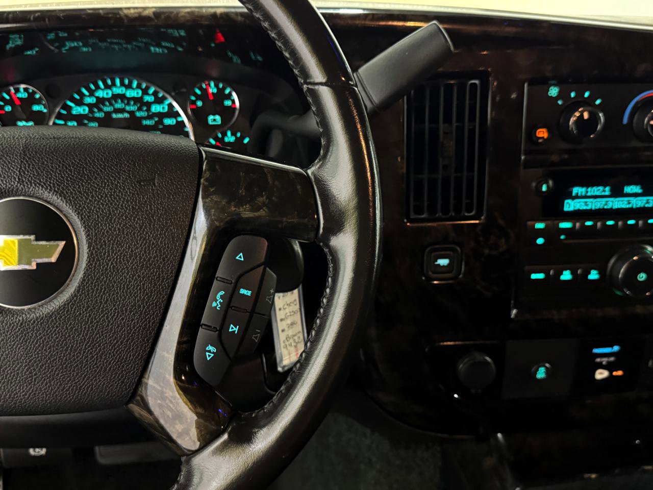 Used 2016 Chevrolet Express 2500 Extended image 25