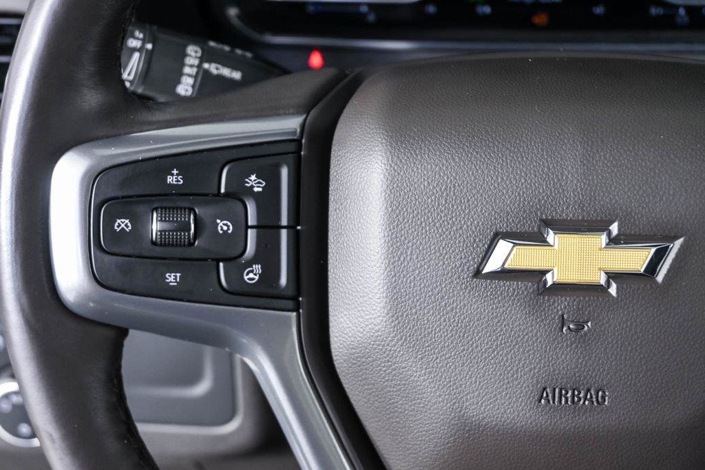 Used 2022 Chevrolet Suburban LT w/ LT Signature Plus Package RWD image 12