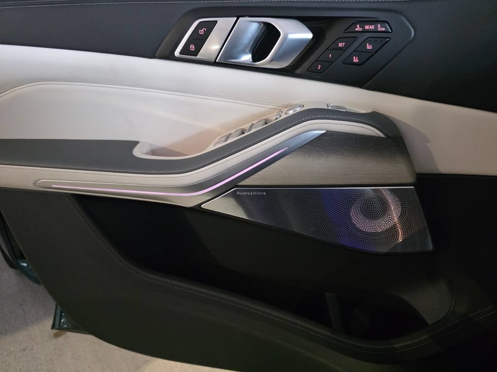 New 2026 BMW ALPINA XB7 AWD/4WD image 17