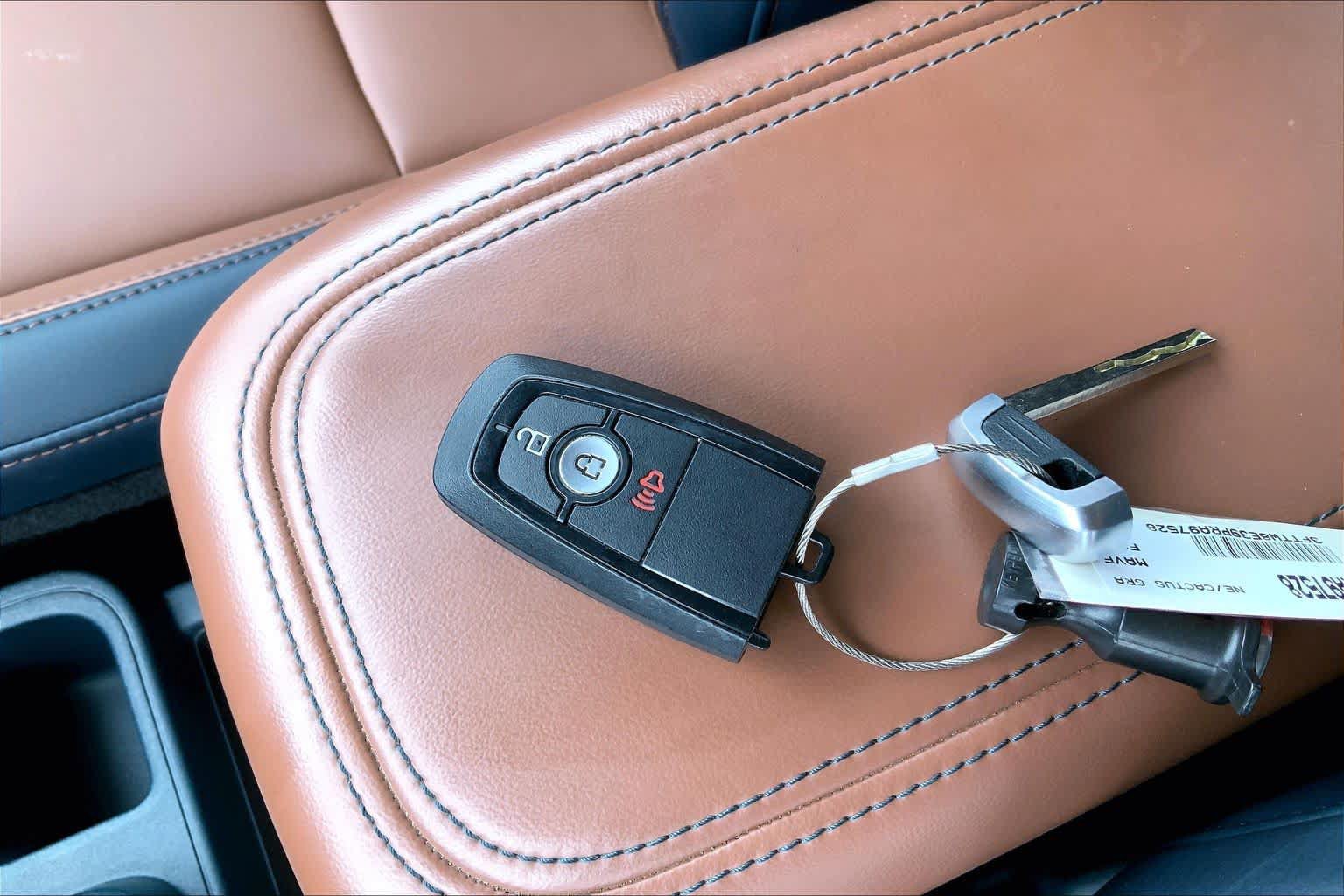 Used 2023 Ford Maverick Lariat FWD image 13