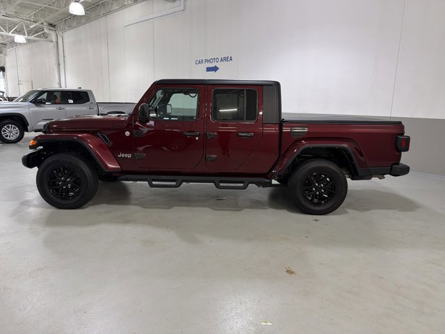Used 2021 Jeep Gladiator Overland AWD/4WD image 5