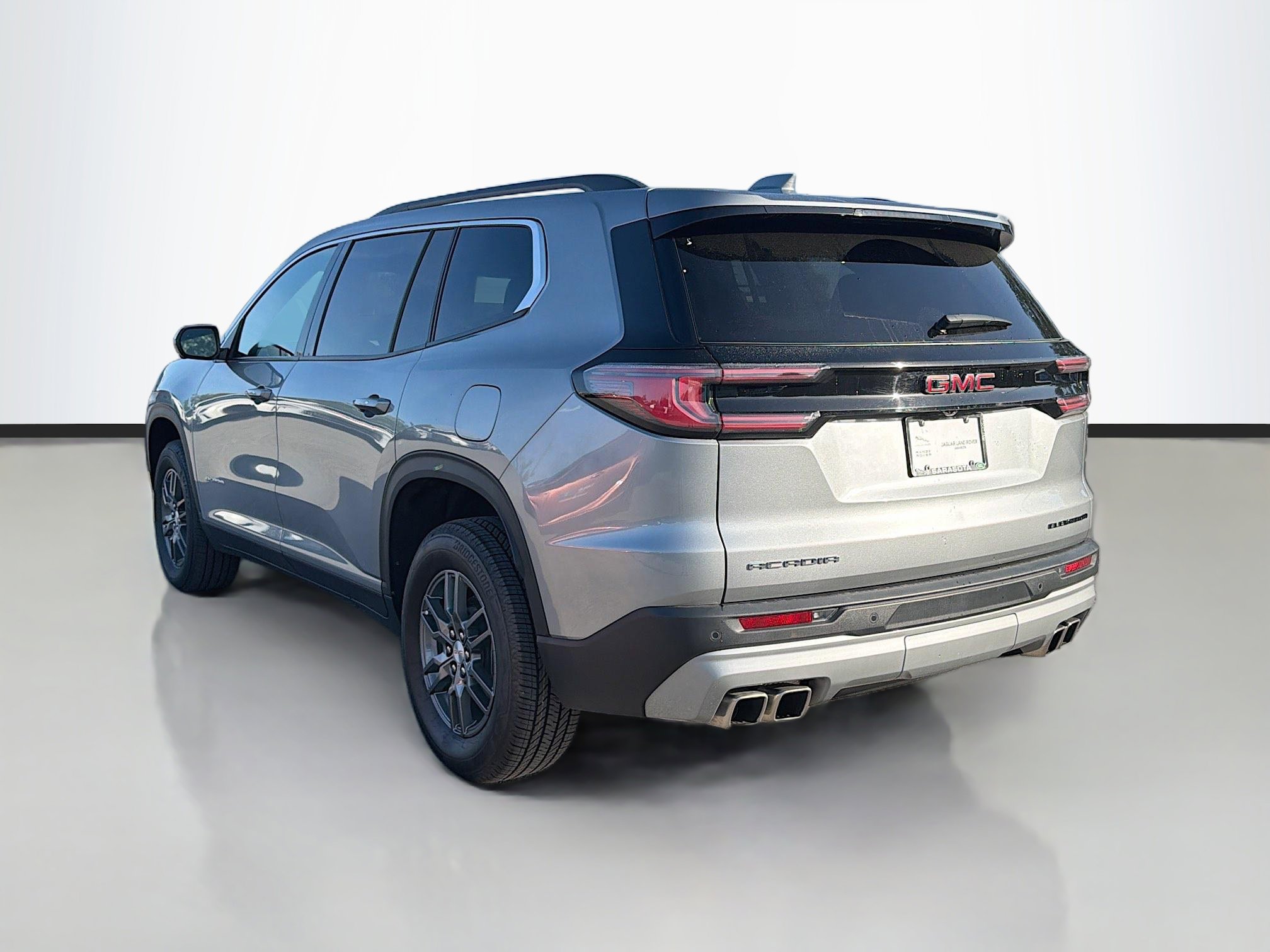 Used 2025 GMC Acadia Elevation FWD image 3