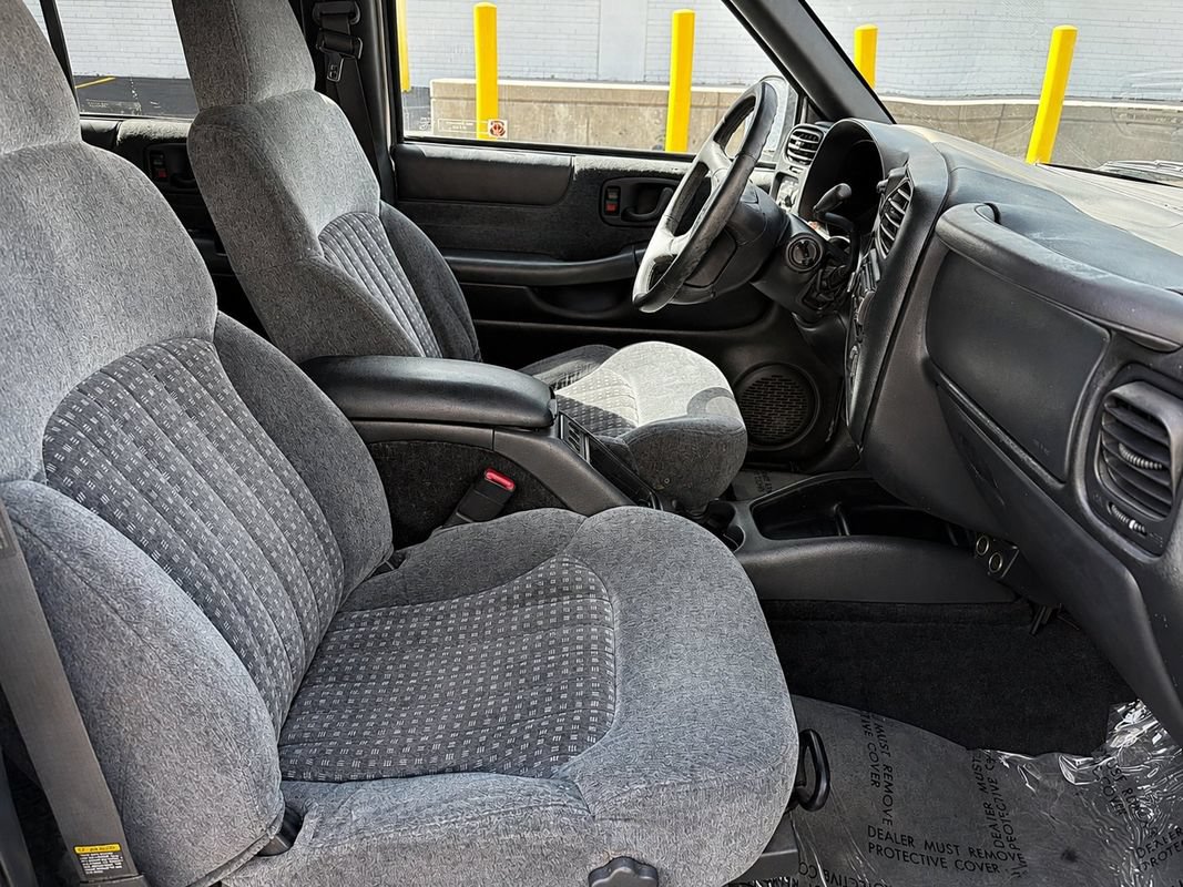 Used 1998 Chevrolet Blazer LS w/ Preferred Equipment Group AWD/4WD image 17