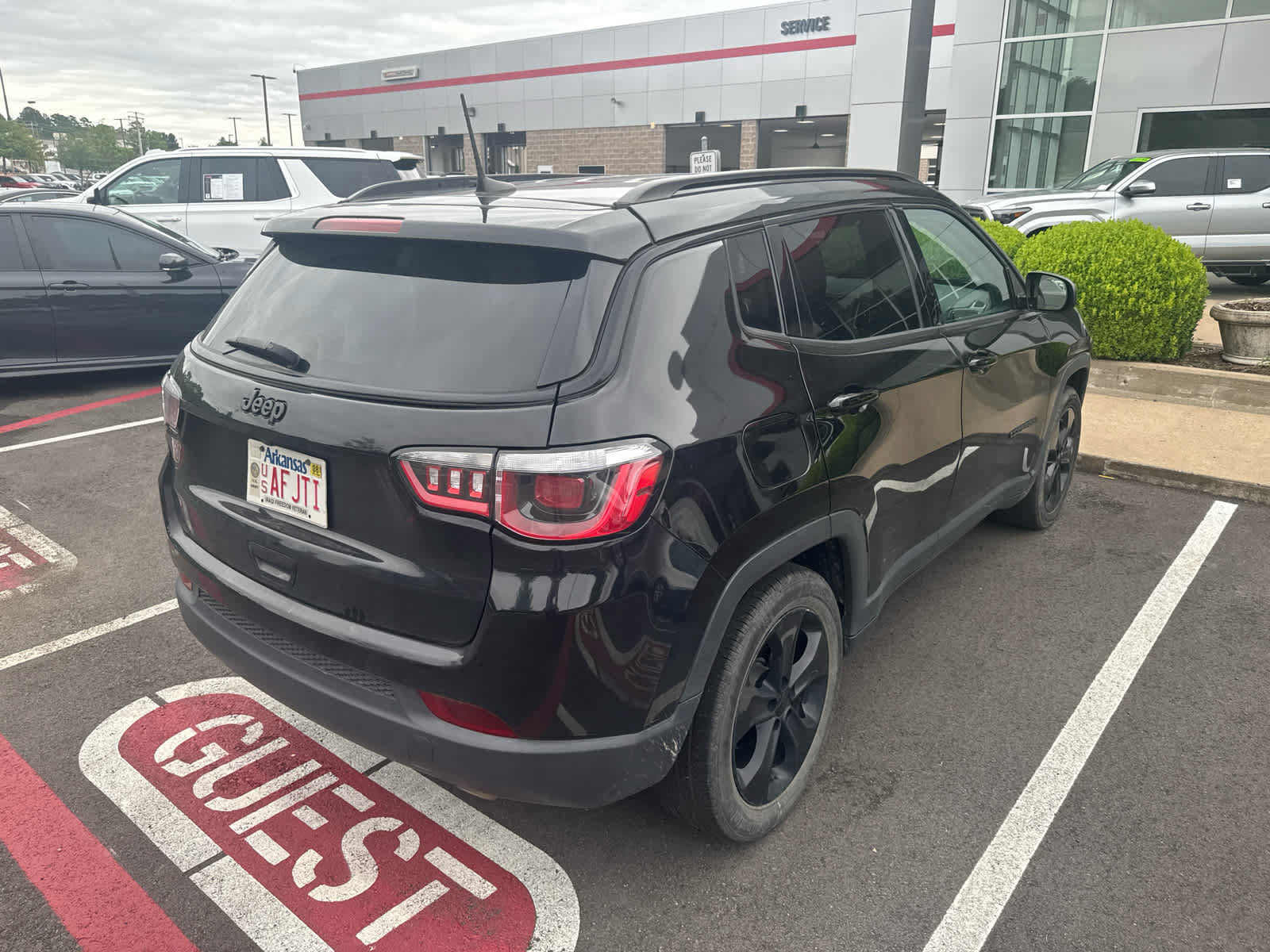 Used 2019 Jeep Compass Latitude FWD image 4