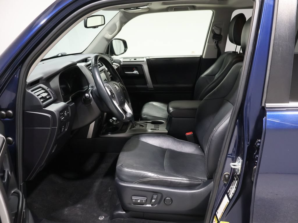 Used 2016 Toyota 4Runner Limited AWD/4WD image 10