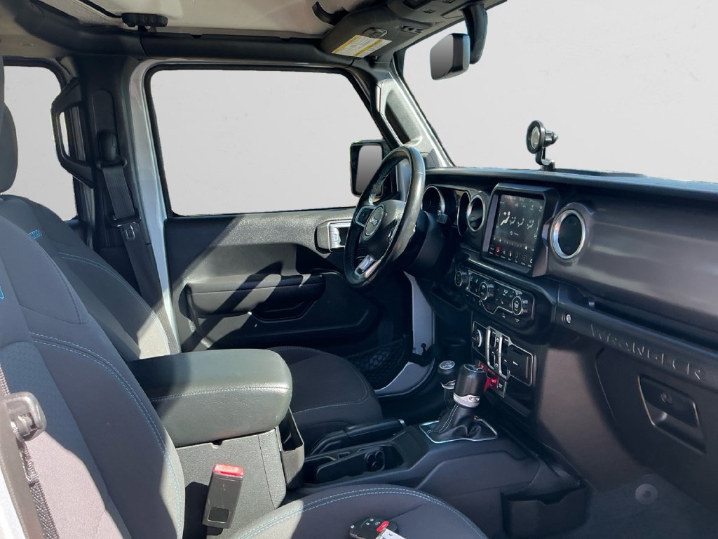 Used 2023 Jeep Wrangler Unlimited Rubicon 4xe w/ Cold Weather Group AWD/4WD image 15