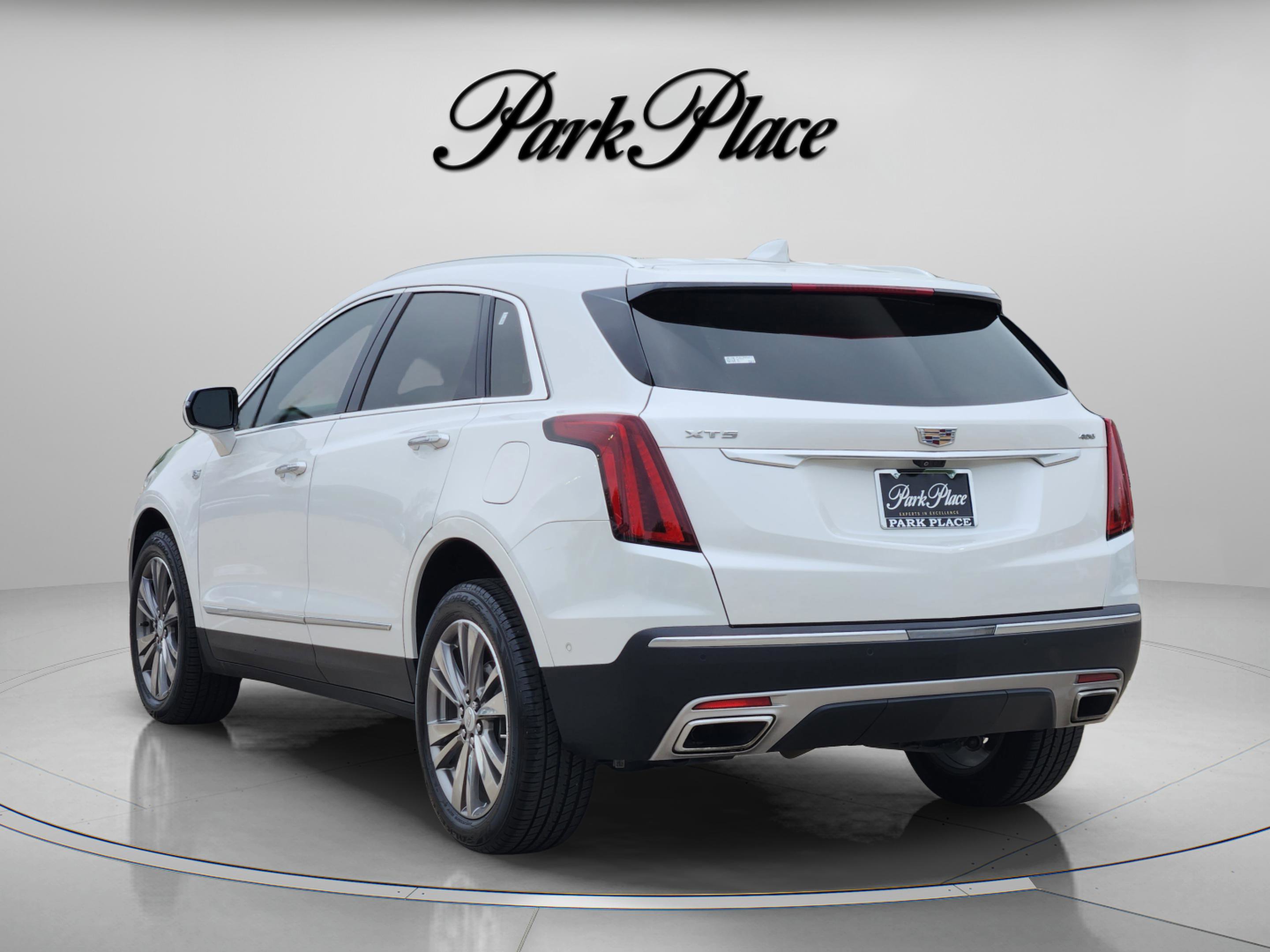 Used 2021 Cadillac XT5 Premium Luxury w/ Platinum Package image 3