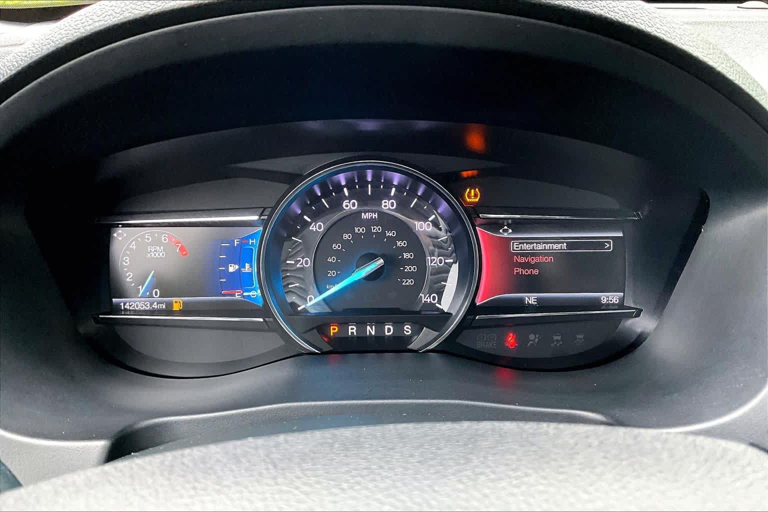 Used 2018 Ford Explorer XLT w/ Equipment Group 202A AWD/4WD image 26