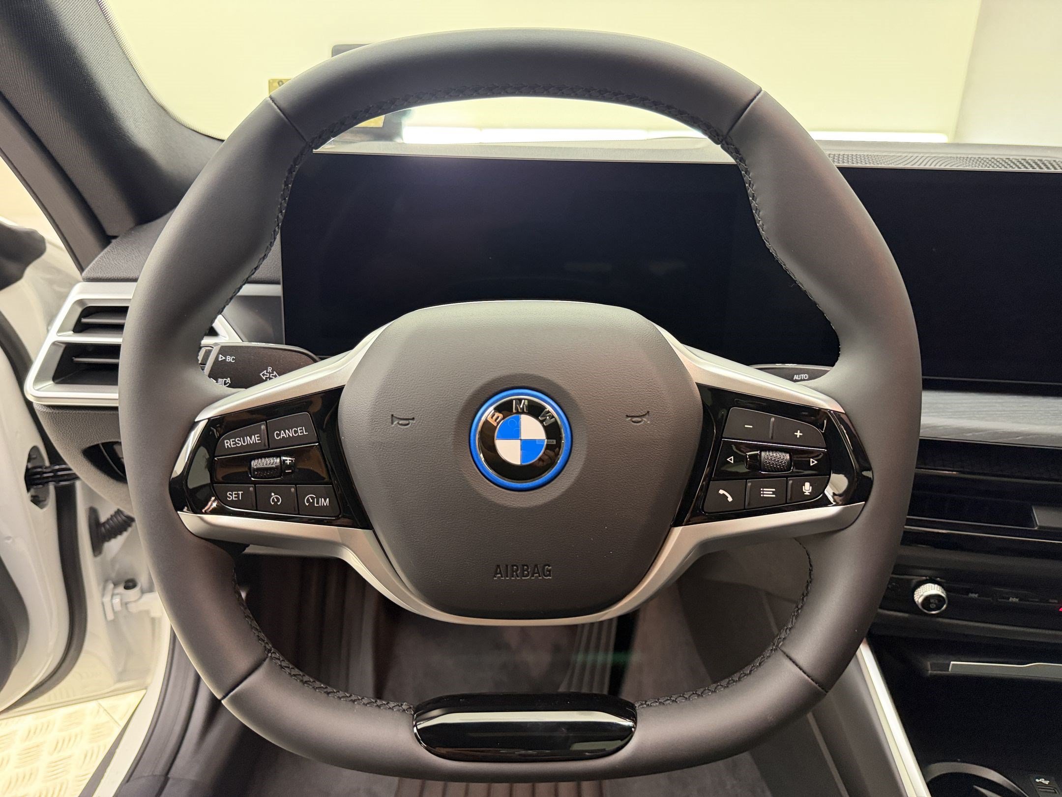 New 2026 BMW i4 eDrive40 w/ Parking Assistance Package RWD image 11