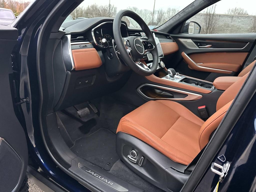 New 2026 Jaguar F-PACE R-Dynamic S image 11