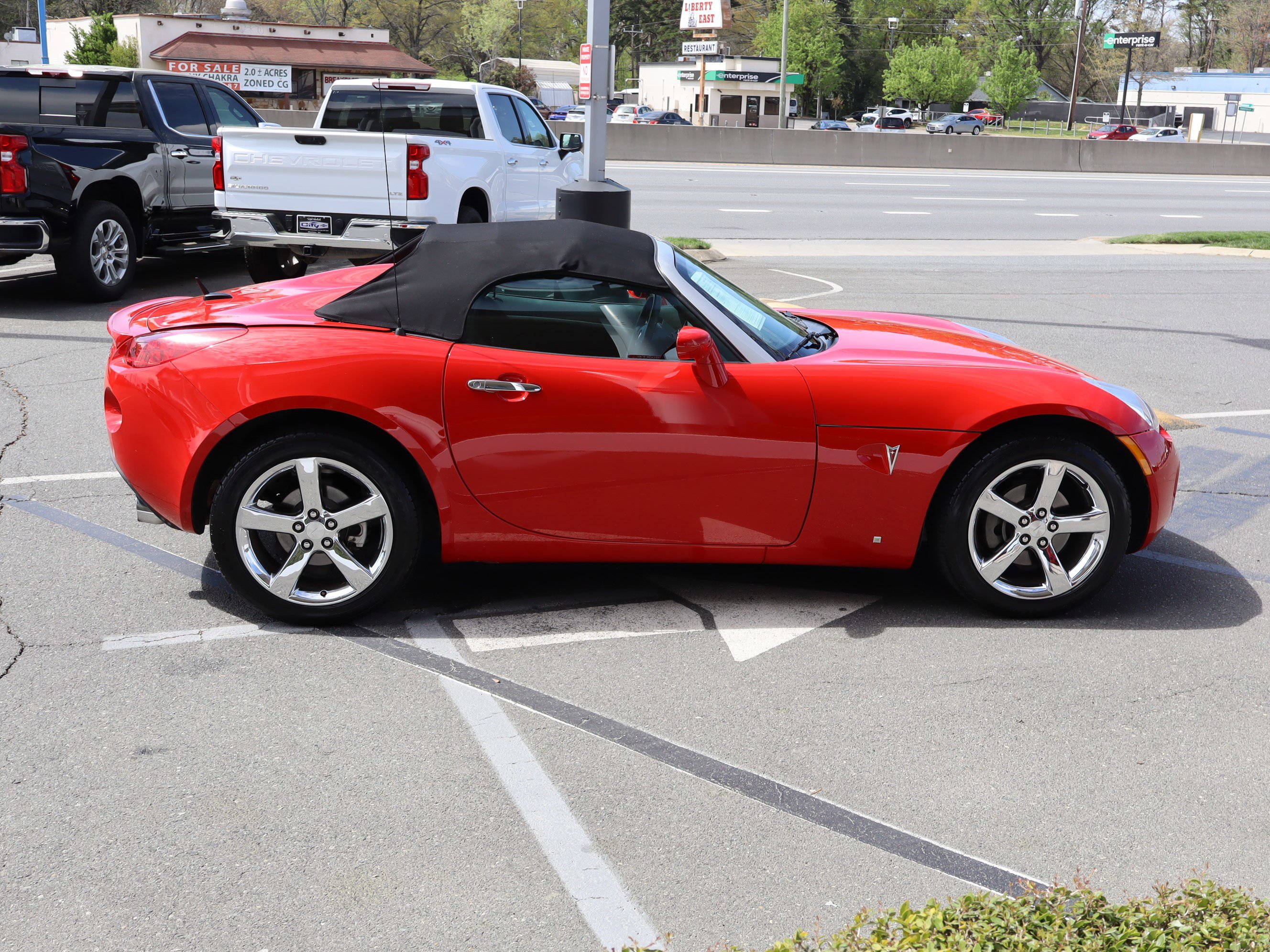Used 2007 Pontiac Solstice Convertible w/ Premium Package image 11