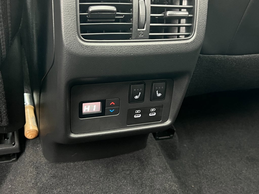 Used 2024 Nissan Rogue Platinum w/ Platinum Premium Package image 20