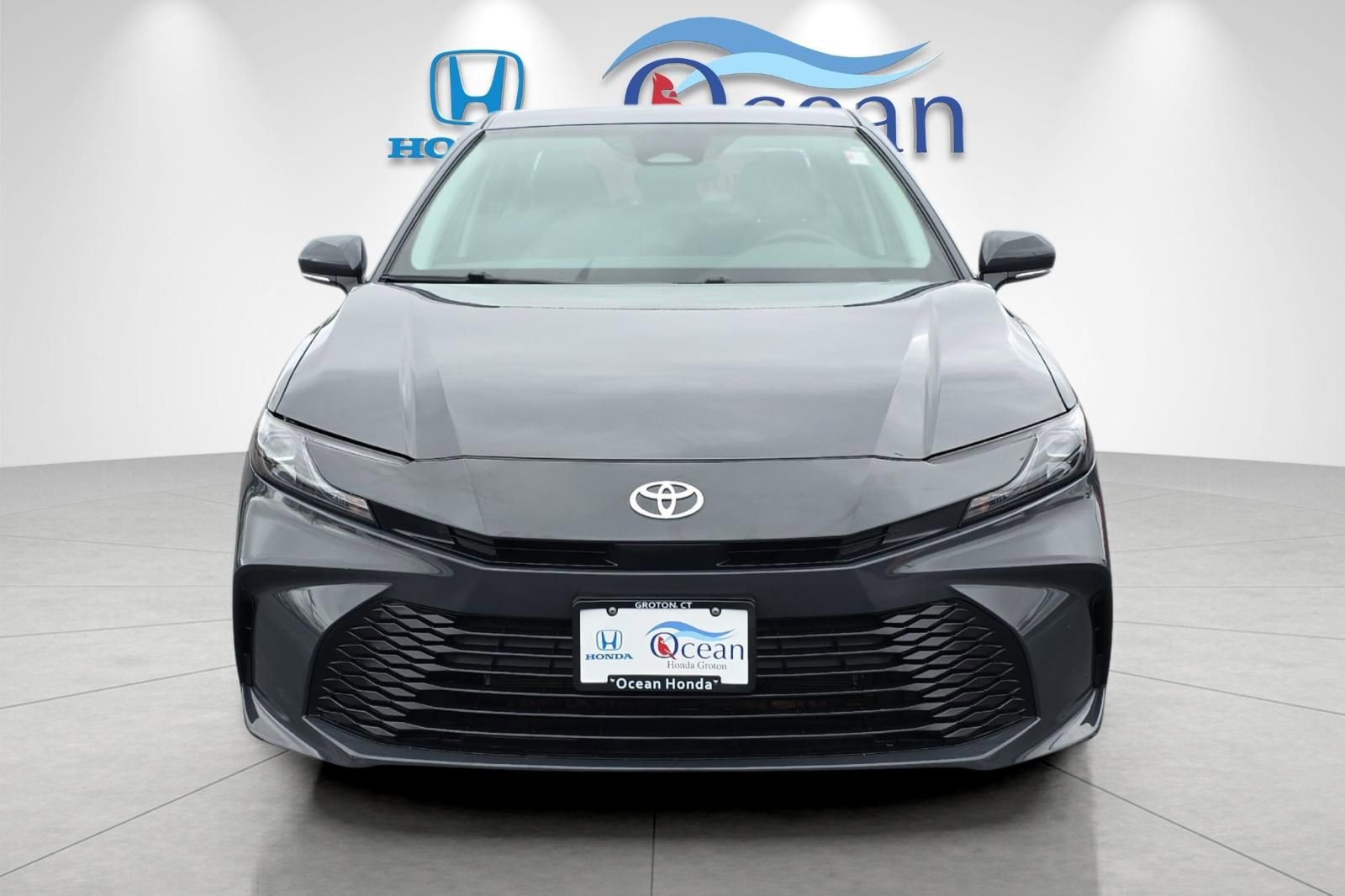 Used 2025 Toyota Camry LE AWD/4WD image 8