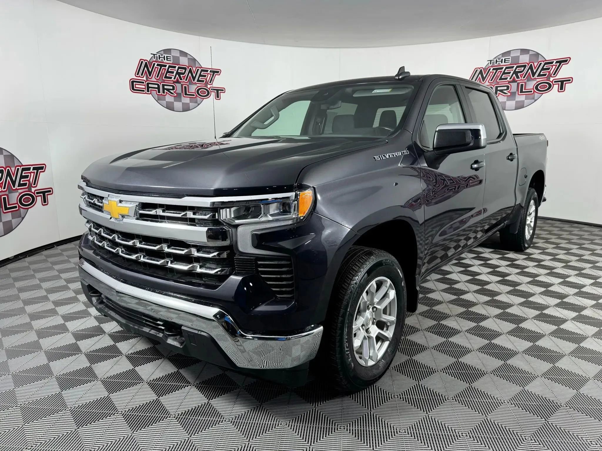 Used 2023 Chevrolet Silverado 1500 LT image 3