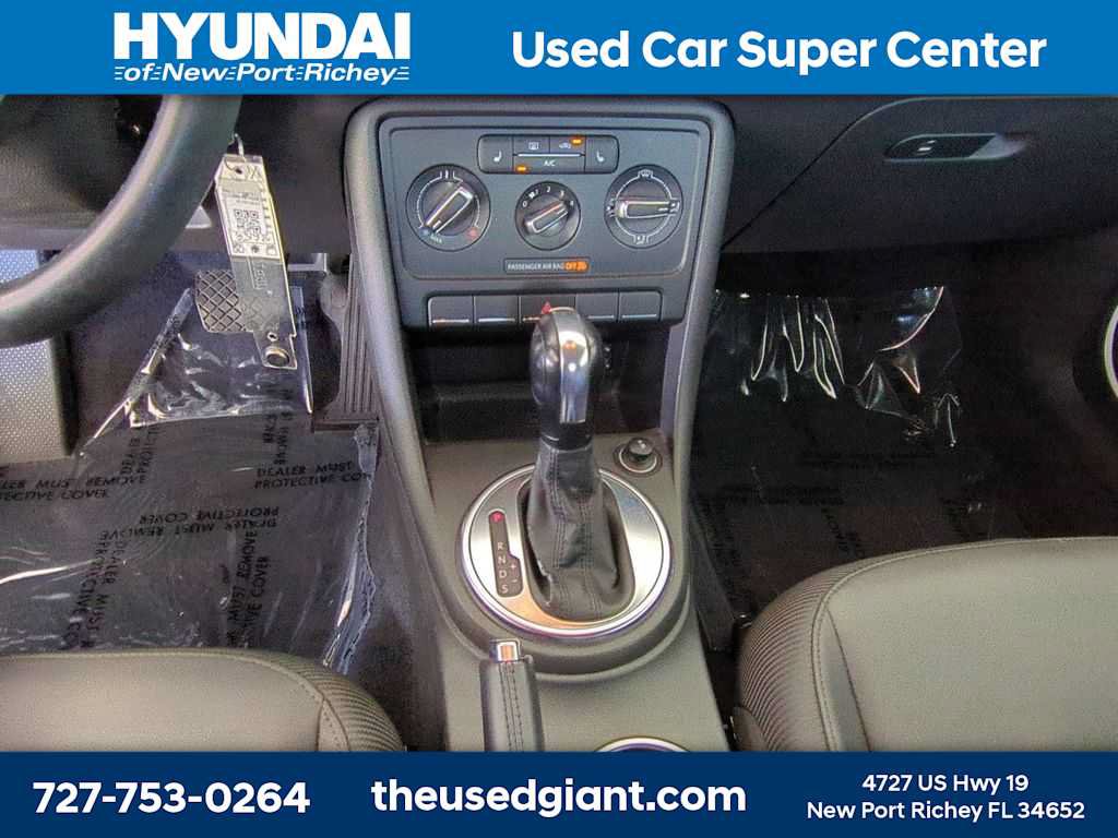 Used 2013 Volkswagen Beetle 2.5 FWD image 19