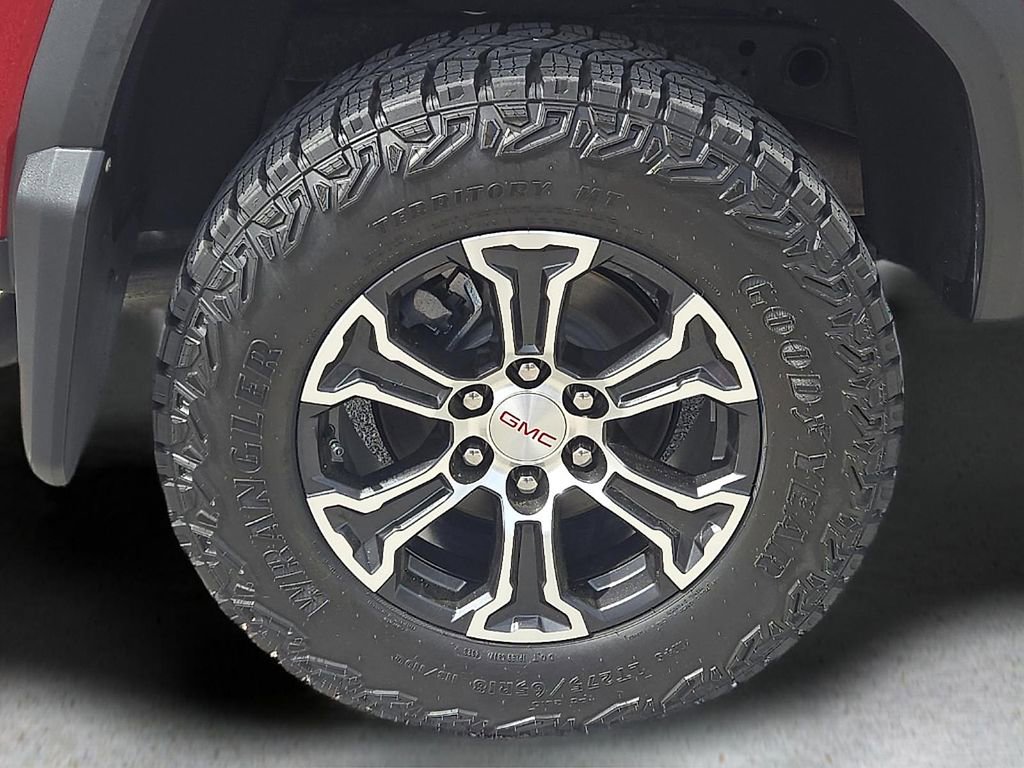 Used 2024 GMC Canyon AT4 w/ AT4 Premium Package image 8