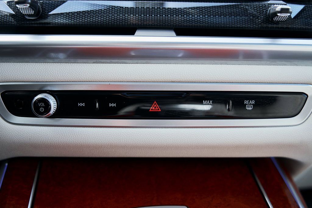 Used 2024 BMW ALPINA XB7 AWD/4WD image 88