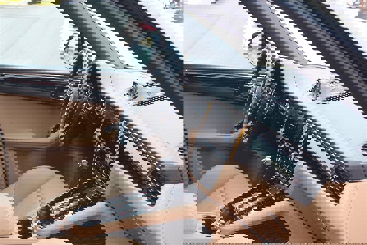 Used 2022 Porsche Macan image 18