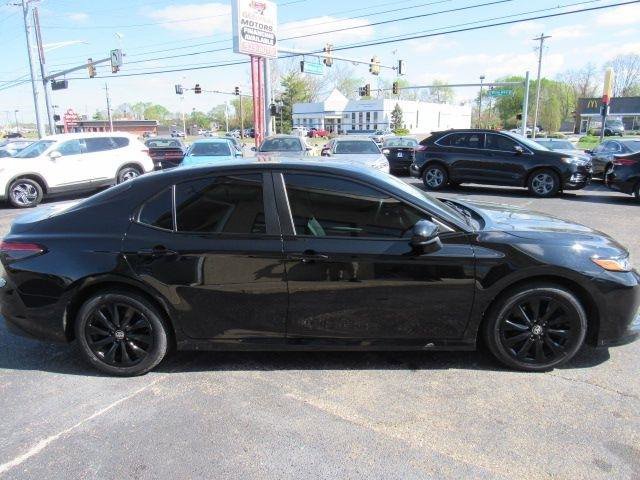 Used 2020 Toyota Camry LE image 8
