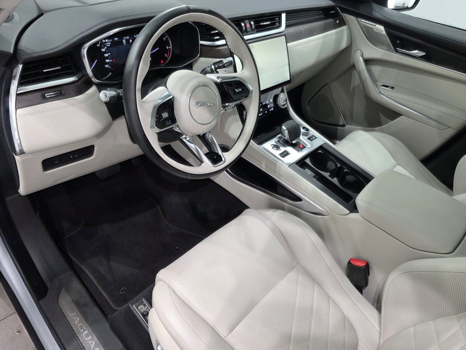 Used 2022 Jaguar F-PACE S AWD/4WD image 7