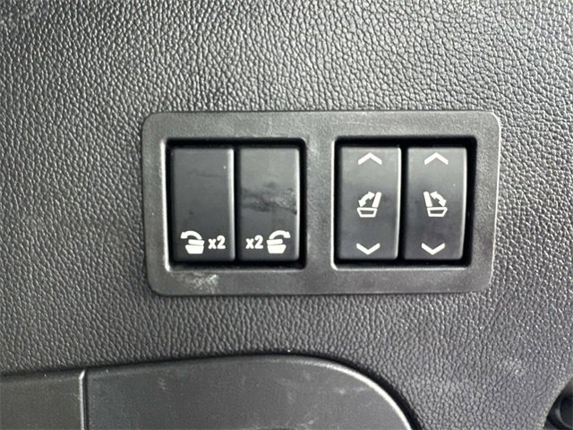 Used 2016 Cadillac Escalade Platinum image 15